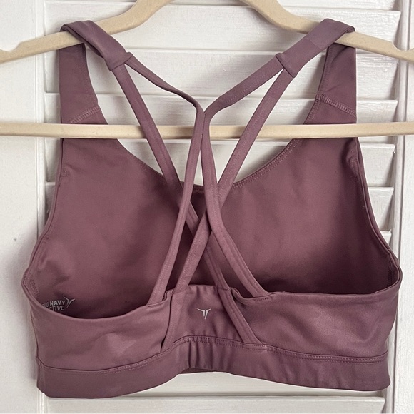 Old Navy Mauve PowerPress Medium Support Strappy Sports Bra for Women - Picture 3 of 5